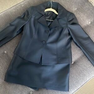 Hello Gorgeous! Albert Nippon Skirt Suit! Silk and wool, great for MOB!